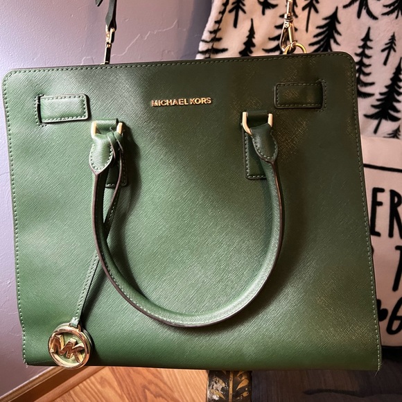 Michael Kors forest green wallet and purse - Picture 2 of 5